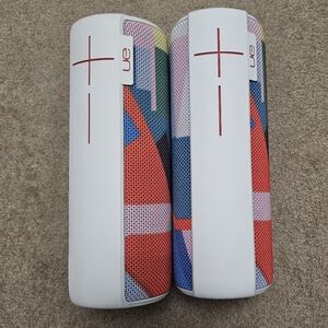 UE Megaboom Kaleidoscope Speakers PAIR - No bluetooth